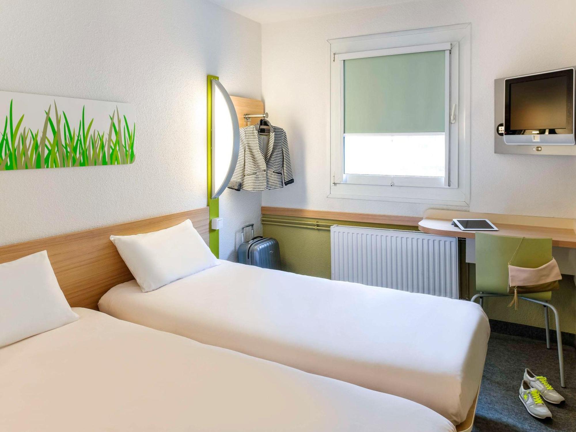 Ibis Budget Aix En Provence Est Le Canet Meyreuil Exteriör bild